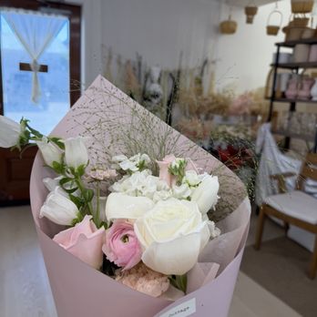 First Bouquet Cottage - Florists Near Me - Santa Clara, California First Bouquet Cottage - Florists Near Me - Santa Clara, California