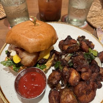 97 West Kitchen & Bar - Brunch burger - Cocktail Bars Near Me - Fort Worth, Texas