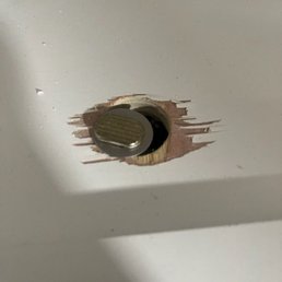 This is what is holding right side of microwave up