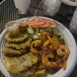 Nina Island Cuisine - Grilled shrimp with fried plantains
