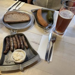 Bratwurstglöcklein - 6 Bratwürstl und die "berühmte" Stadtwurst