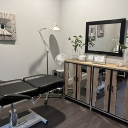 About Face & Body Electrolysis - Relaxing spa like setting.