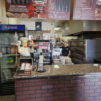 Knockout Pizza - Pizza Near Me - Hesperia, California