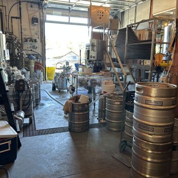 Clear Lake Brewing - Breweries Near Me - Torrance, Ontario