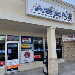 Casa Azteca Market - Outside