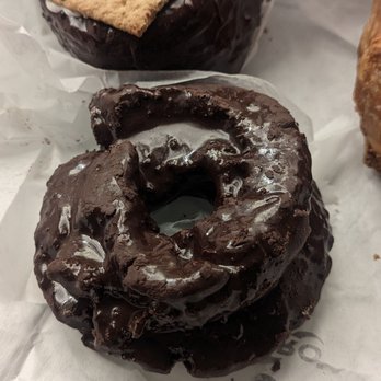 The Donut Pub - Double dipper chocolate donut - Bakeries Near Me - New York, New York The Donut Pub - Double dipper chocolate donut - Bakeries Near Me - New York, New York