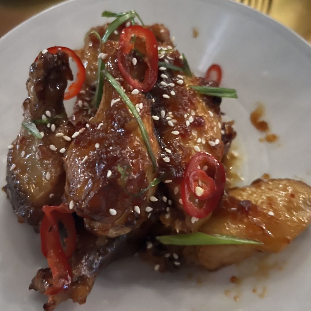 Service Bar - Chicken wings - New American Near Me - Columbus, Ohio