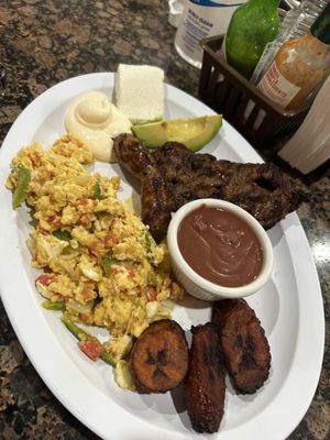 Las Pavas Restaurant y Pupuseria by null