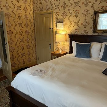 The Grafton Inn - The bed and room - Bed & Breakfast Near Me - Grafton, Vermont