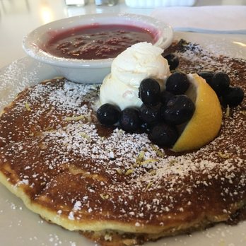 Jongewaard's Bake n Broil - The lemon blueberry pancakes had just the right amount of citrus flavor for these fluffy delights - American Near Me - Long Beach, California