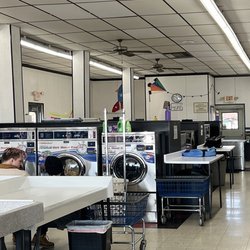 Gault's Plaza Dry Cleaners & Laundromat