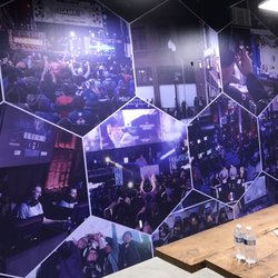 Vinyl Labz - Full wall wrap for a conference room