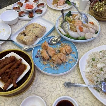HL Peninsula Restaurant - Chicken Feet w/Black Bean Sauce, Sticky Rice in Lotus Leaf w/Dried Scallop, fried Shrimp Dumpling, Pan fried crispy noodles, fried rice - Dim Sum Near Me - Milpitas, California