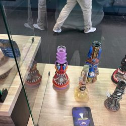 THRIVE Cannabis Marketplace - Bongs