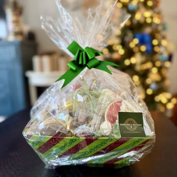 Randazzo’s Pastries - Randazzos Pastries Christmas Gift Basket with a lovely assortment of their different cookies and pastries. - Bakeries Near Me Randazzo’s Pastries - Randazzos Pastries Christmas Gift Basket with a lovely assortment of their different cookies and pastries. - Bakeries Near Me