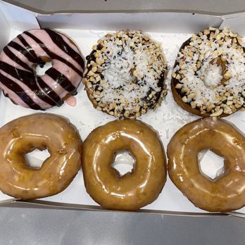 Duck Donuts - Six donuts: 3 glazes, 2 chocolate with coconut and peanuts, 1 strawberry with chocolate drizzle. - Donuts Near Me - Collegeville, Pennsylvania Duck Donuts - Six donuts: 3 glazes, 2 chocolate with coconut and peanuts, 1 strawberry with chocolate drizzle. - Donuts Near Me - Collegeville, Pennsylvania