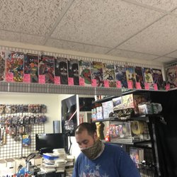 ITS GEEKY Comics & Collectibles - More comics.