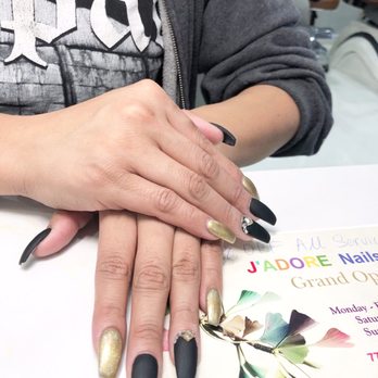 J'Adore Nails Bar - Black and gold - Nail Salons Near Me - Irving, Texas