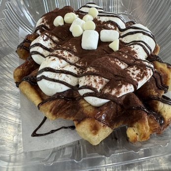 Cafe Upper - Tiramisu Croffle - Cafes Near Me - Los Angeles, California