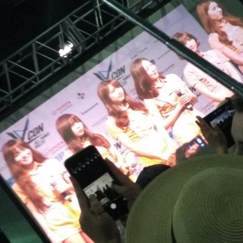 KCON Los Angeles - Gfriend Fan Engagement - Music Venues Near Me - Los Angeles, California