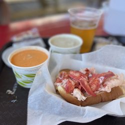 Cape Pier Chowder House - Lobster roll