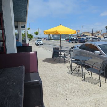 La Jenelle Natural Cafe - View from outside seating - Vegan Near Me - Oxnard, California La Jenelle Natural Cafe - View from outside seating - Vegan Near Me - Oxnard, California