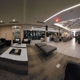 Lobby, bar area Lobby, bar area