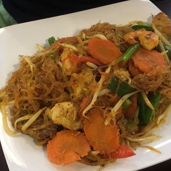 Pearl Cafe - Bangkok noodles with glass noodles - Thai Near Me - Florissant, Missouri