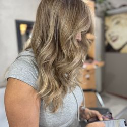 Enrique's Place Salon