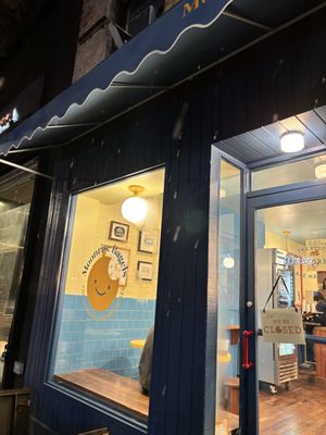 Moonrise Bagels by null