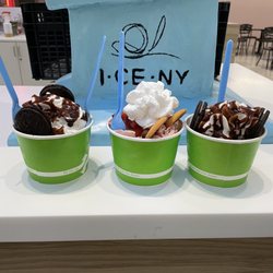 I-CE NY Deerbrook Mall - Two Oreos and a strawberry cheesecake