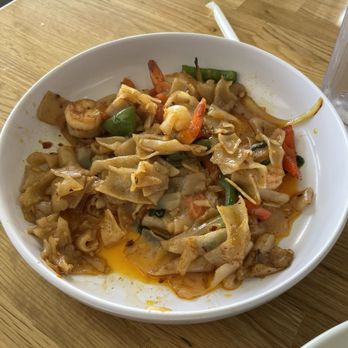 Thai Noodle King - DRUNKEN NOODLES with shrimp - Thai Near Me - Bellflower, California Thai Noodle King - DRUNKEN NOODLES with shrimp - Thai Near Me - Bellflower, California