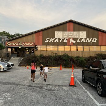 Skateland Putty Hill - Skating Rinks Near Me - Nottingham, Maryland