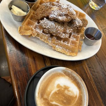 Beeliner Diner - Chicken and waffles - Breakfast & Brunch Near Me - Alexandria, Virginia Beeliner Diner - Chicken and waffles - Breakfast & Brunch Near Me - Alexandria, Virginia