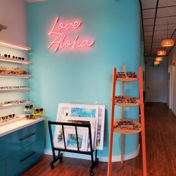 Love Aloha Eye Care - Beautifully decorated space
