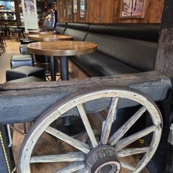 Old Town Saloon - Decor