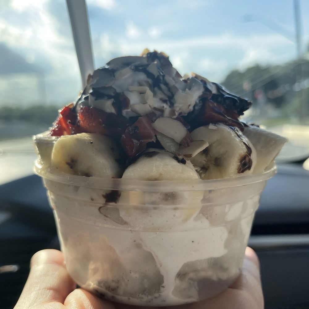 Deliss Dessert with fresh fruit!