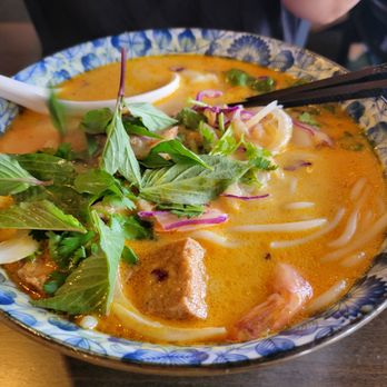 Amazing Basil - Laksa Noodle Bowl - Asian Fusion Near Me - Fremont, California Amazing Basil - Laksa Noodle Bowl - Asian Fusion Near Me - Fremont, California