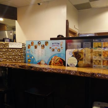 Bubble Queen - Just a few bar stools to sit on - Bubble Tea Near Me - Richmond, British Columbia