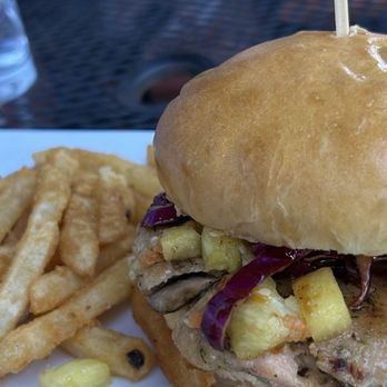 Stella's Restaurant and Bar - Salmon  Burger - New American Near Me - Perrysburg, Ohio
