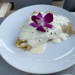 Frenchies Cafe - Egg, bacon and cheddar crepe