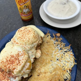 Java Joint Beachside Grill - The Crab Cake Benedict was incredible, especially with the added tomato and spinach! I got a side of gravy for my hash browns as well. - Breakfast & Brunch Near Me - Flagler Beach, Florida