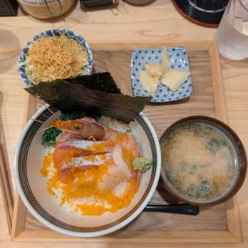 Totoya - Nagomi bowl with house miso soup. Added House salad on the side. - Sushi Bars Near Me - Honolulu, Hawaii Totoya - Nagomi bowl with house miso soup. Added House salad on the side. - Sushi Bars Near Me - Honolulu, Hawaii