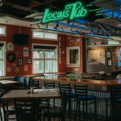 Locals Pub and Pizzeria