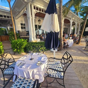 Latitudes - Sunset Key Cottages - Outdoor dining - Seafood Near Me - Key West, Florida Latitudes - Sunset Key Cottages - Outdoor dining - Seafood Near Me - Key West, Florida