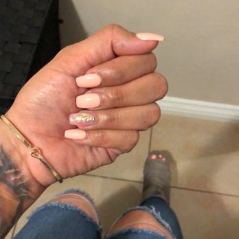 Lucky Nails - Nail Salons Near Me - South Gate, California