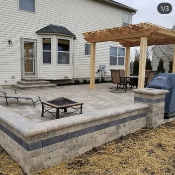 Quinte Interlock - Fence & Snow - patio with fire pit - Fences & Gates Near Me Quinte Interlock - Fence & Snow - patio with fire pit - Fences & Gates Near Me
