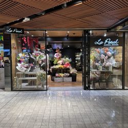 Westfield Sydney - La Petal Floral Design