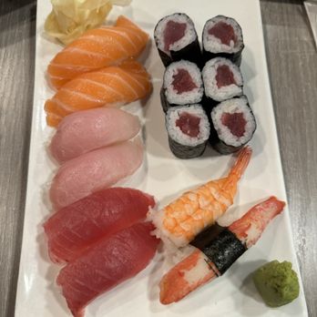 Kotosh - 22. Deluxe Sushi Combo Roll - Sushi Bars Near Me - Lomita, California Kotosh - 22. Deluxe Sushi Combo Roll - Sushi Bars Near Me - Lomita, California