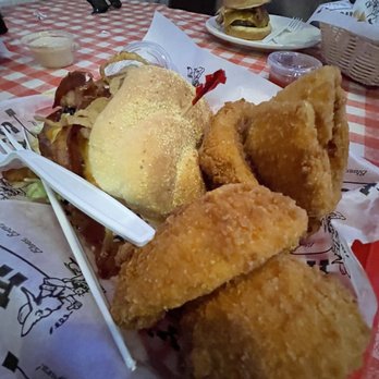 Huey's Downtown - Onion Rings - Burgers Near Me - Memphis, Tennessee Huey's Downtown - Onion Rings - Burgers Near Me - Memphis, Tennessee